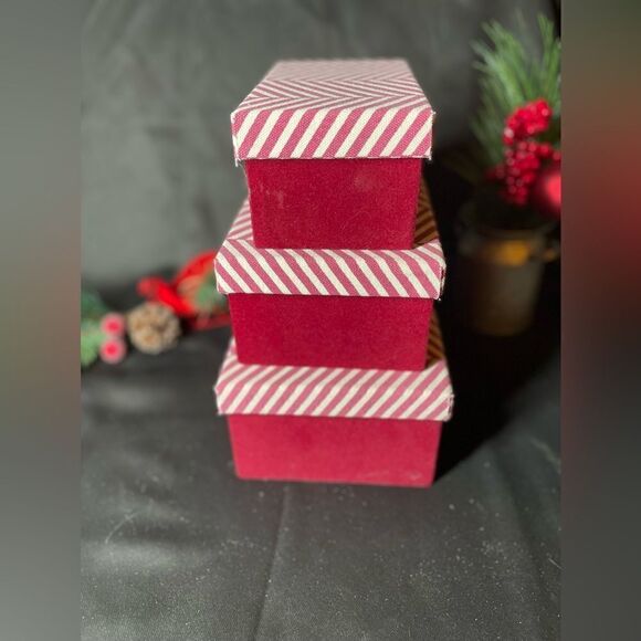 🎄❤️🎄 Christmas Nesting Fabric Gift Boxes Velvet Red Coordinating Chevron Li… - Picture 3 of 9